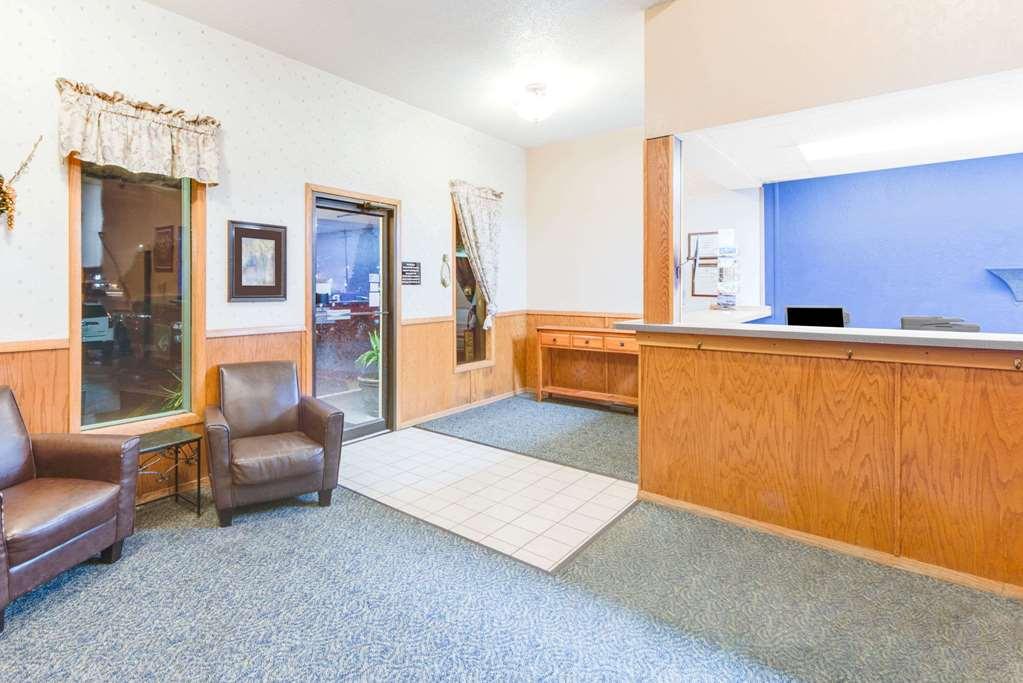 Super 8 By Wyndham Burlington Ξενοδοχείο Εσωτερικό φωτογραφία