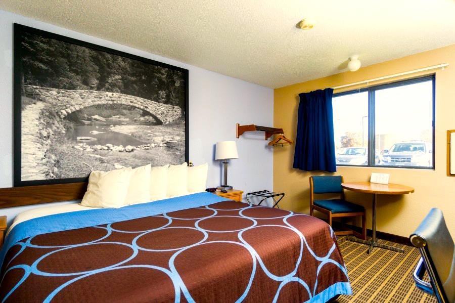 Super 8 By Wyndham Burlington Ξενοδοχείο Εξωτερικό φωτογραφία